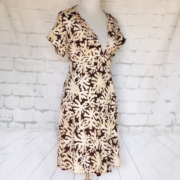 Diane Von Furstenberg Floral Silk Wrap Dress size small